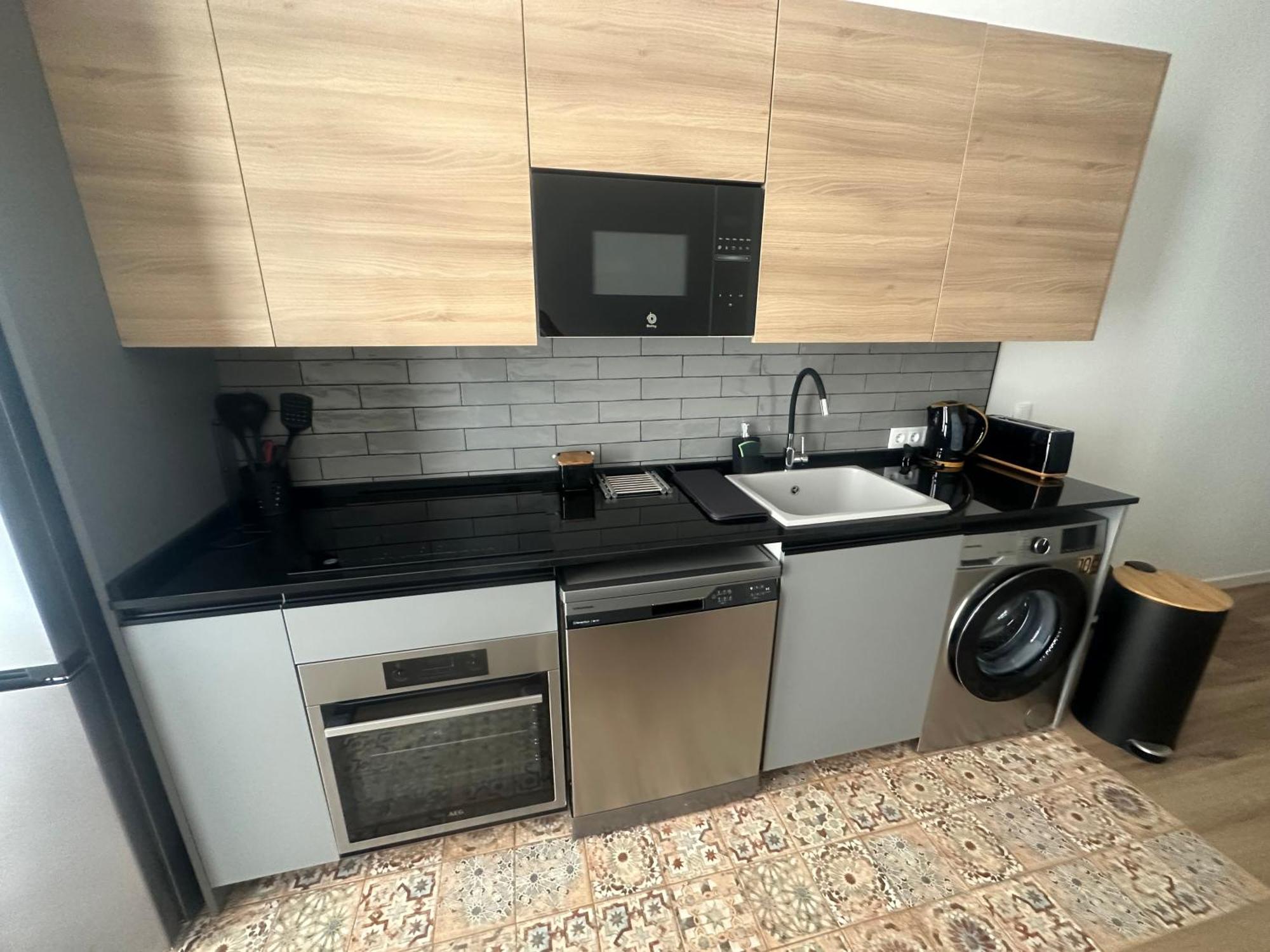 Portobeach Valencia Suites Экстерьер фото
